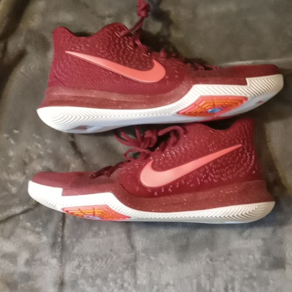 Nike Kyrie 3 "hot punch" size 12 mens